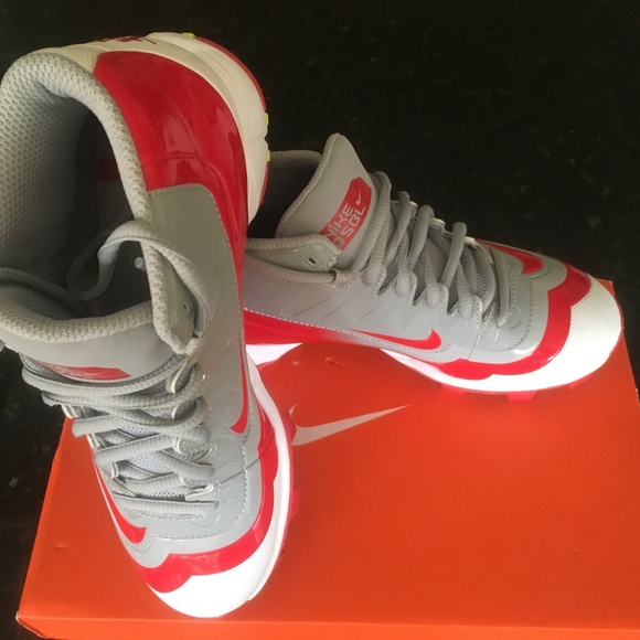 Cleats - Picture 3 of 5